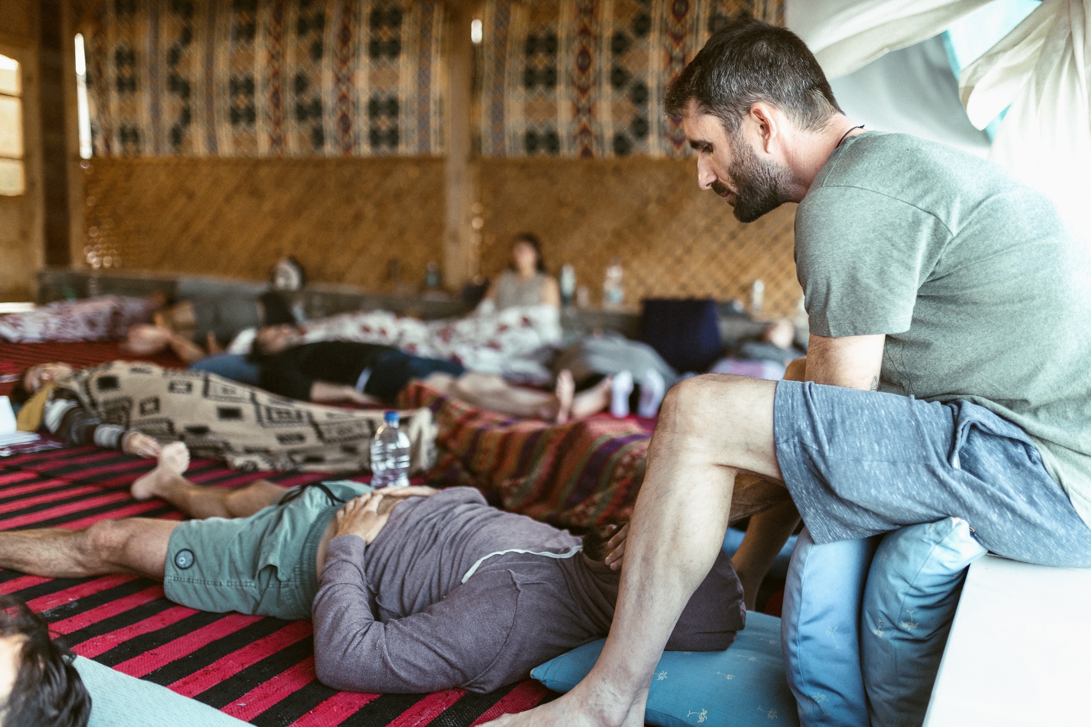 בין מדע לרוחניות: איך ריברסינג משפיע על הגוף והנפש?