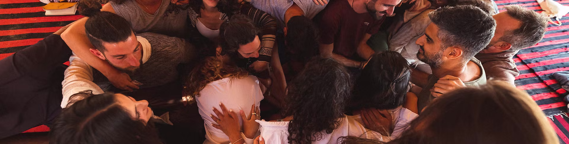 משתתפי ריטריט נשימה מדברית בסיני